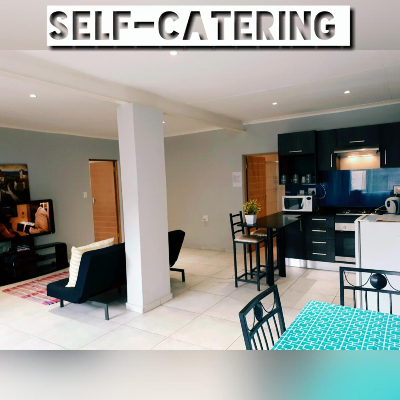 Midrand Guesthouse - Tasa Zewnętrze zdjęcie